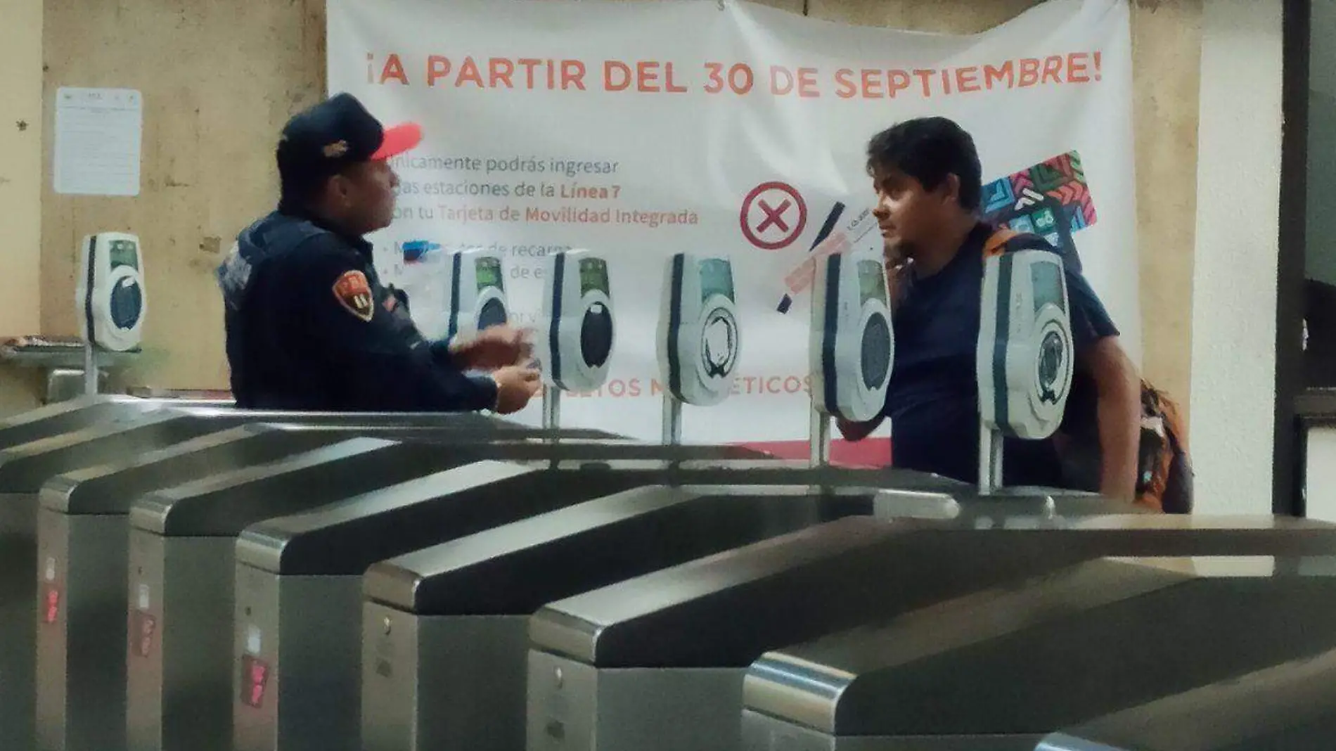 Líneas 9 y B del Metro dejan de aceptar boleto